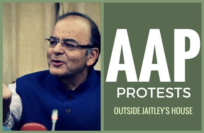 AAP holds protests outside Jaitley's house
