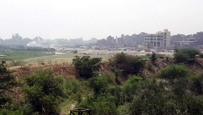 Batla House side view from DND flyover