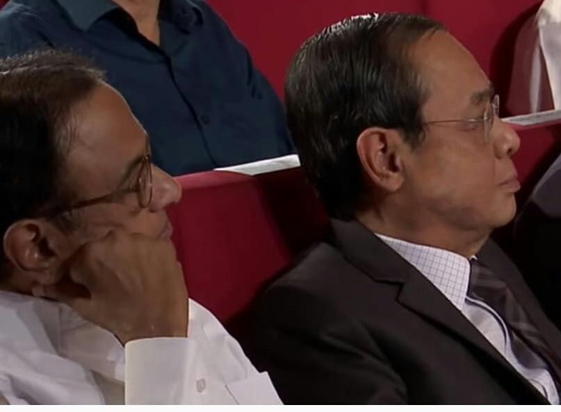 Chidambaram sitting with SC Justice Ranjan Gogoi