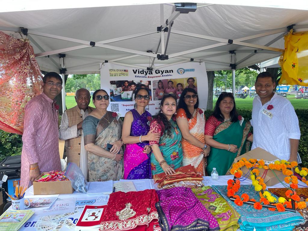 Vidya Gyan booth and its volunteers